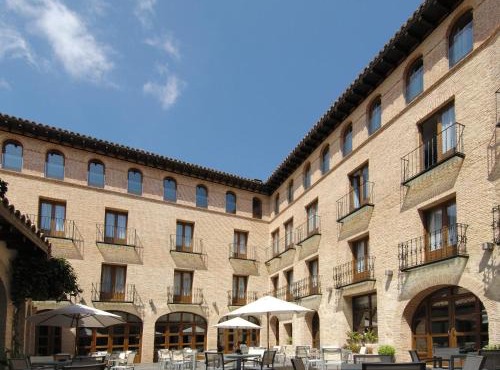 Hotel Cienbalcones