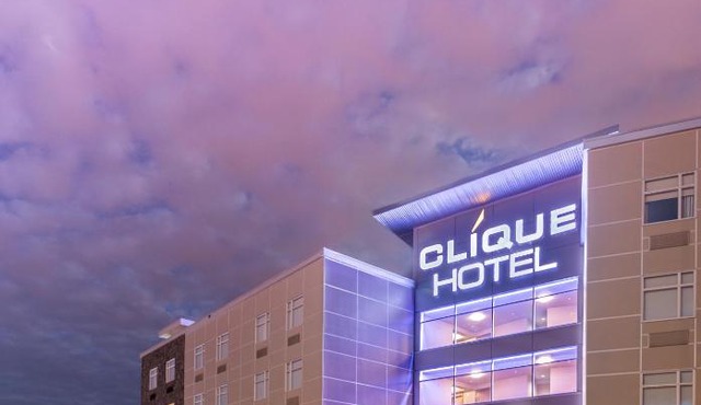 Hotel Clique Calgary Airport