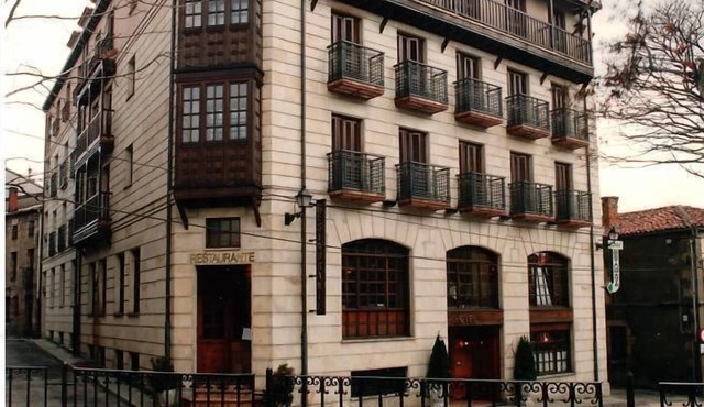 Hotel Covaleda Soria