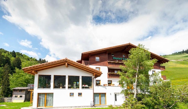 Hotel Cuntera