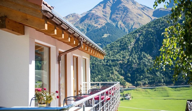 Hotel Cuntera