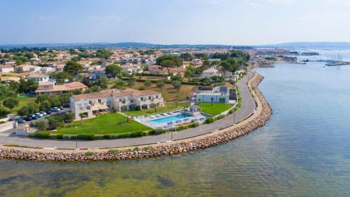 Hotel De La Pyramide