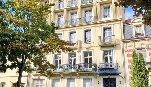 HOTEL DU PORTUGAL - Ideal for curists - heart of Vichy - Unesco World Heritage site