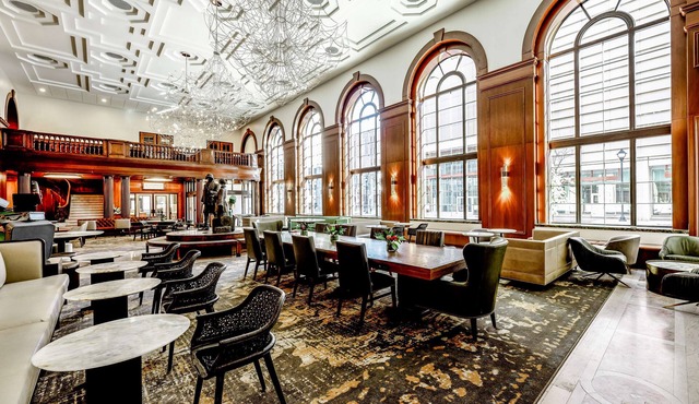 Hotel Fort Des Moines, Curio Collection by Hilton