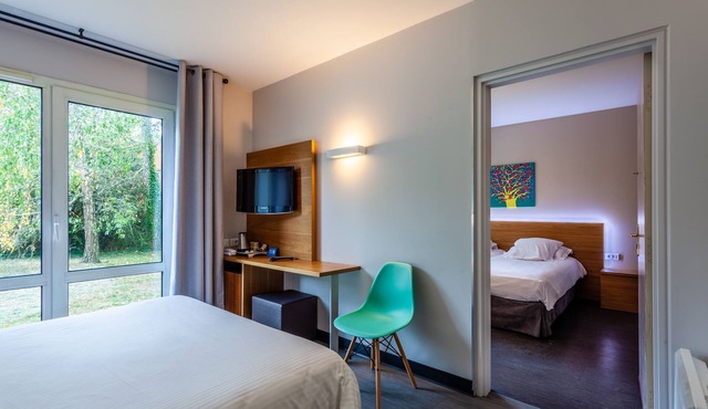 Hotel Full Colors in Craponne
