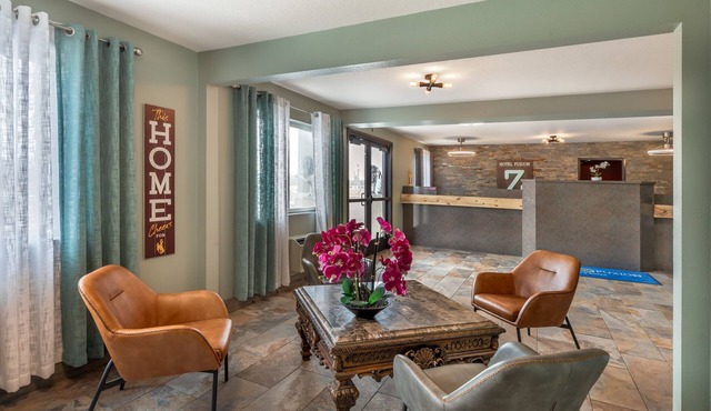 HOTEL FUZION INN & SUITES