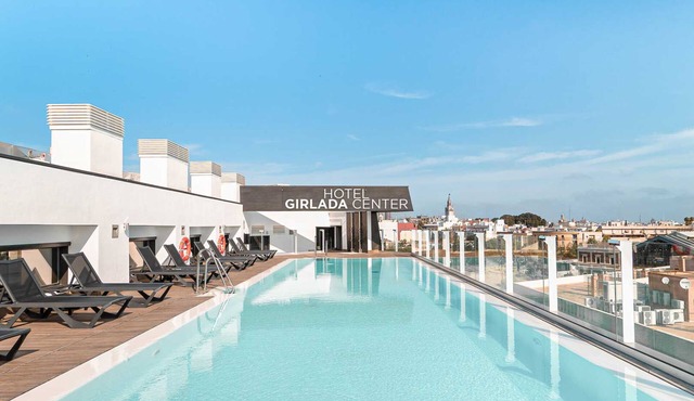 Hotel Giralda Center