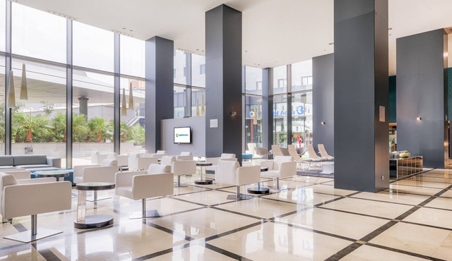 Hotel ILUNION Aqua 4