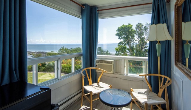 Hotel La Roche Pleureuse