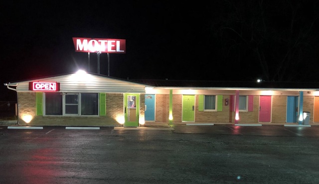 HOTEL LACIS COUNTRY INN