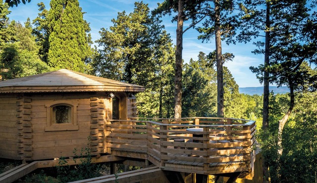 Hotel Les Cabanes Dans Les Bois