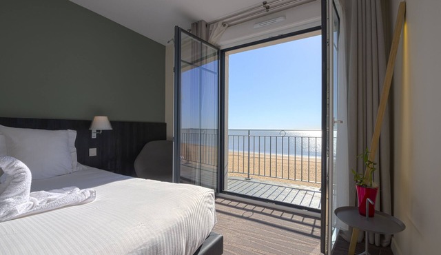 Hotel Les Flots - Chatelaillon Plage