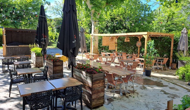 hotel les platanes