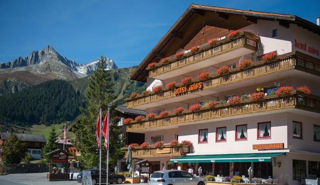 Hotel Mira