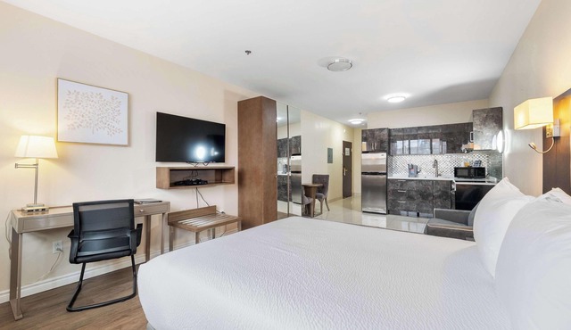 Hotel Montreal Metropolitan, an Ascend Collection Hotel