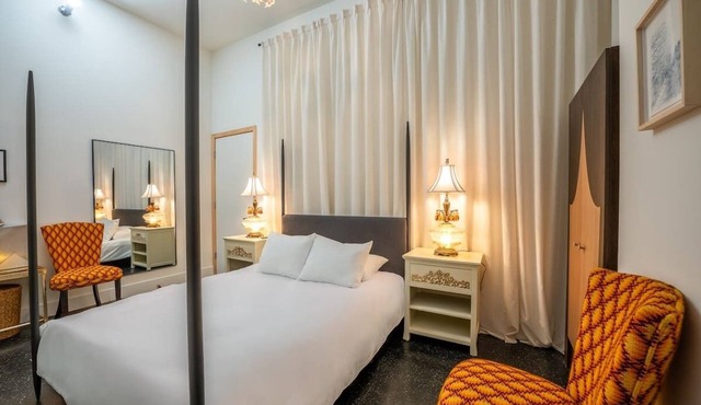 Hotel Narcissus - Room 4
