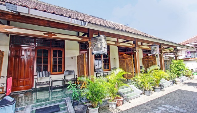 Hotel O Astri Homestay