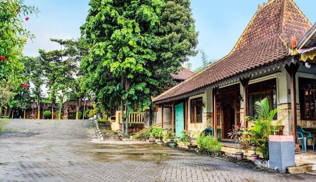 Hotel O Griyo Werdiningsih