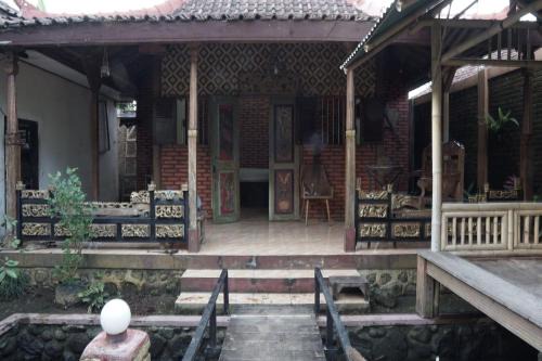 Hotel O Holy HomestayNearWisata Kopi Desa Tamansari
