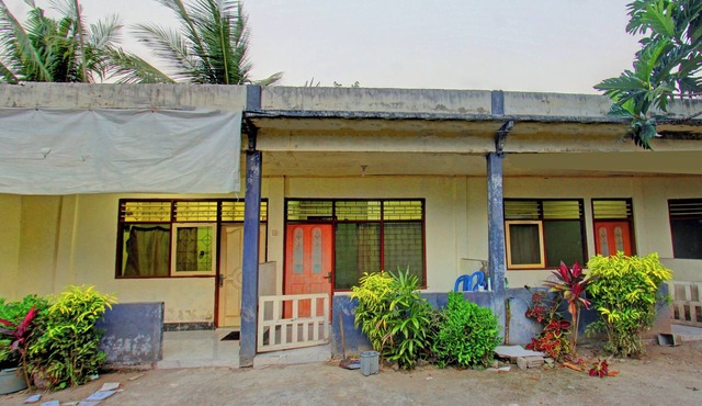 Hotel O Penginapan 3 Bersaudara Near Pasar Sengkol
