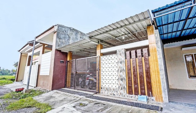 Hotel O Sobat Ijen HomestayNearSungai Prengsengan