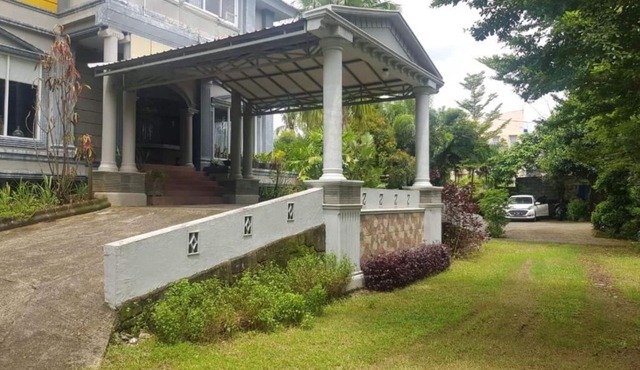 Hotel O Subur