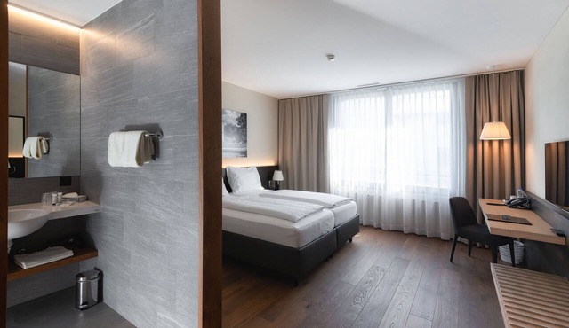Hotel one66