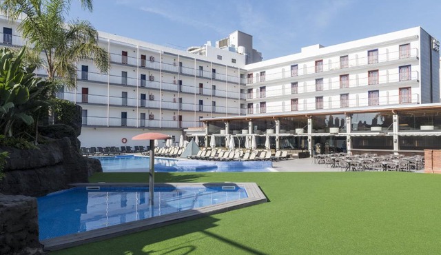 Hotel Papi Blau
