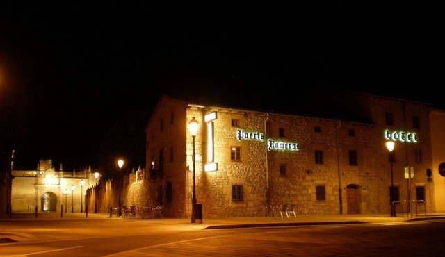 Hotel Puerta Romeros