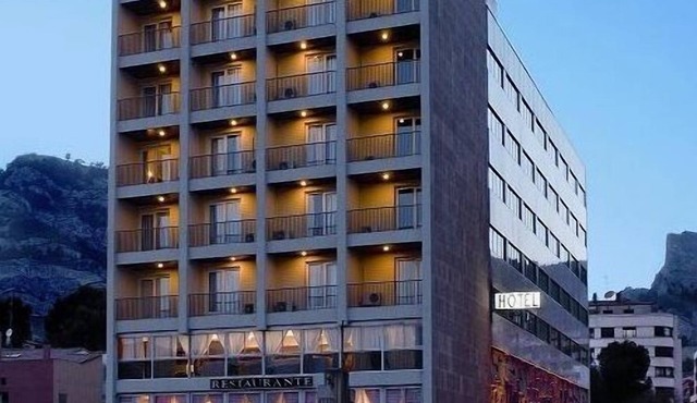 Hotel Reconquista