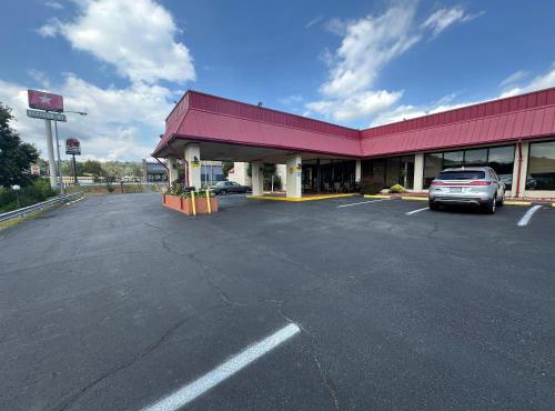 Hotel Red Rose by Townhouse Covington I-64