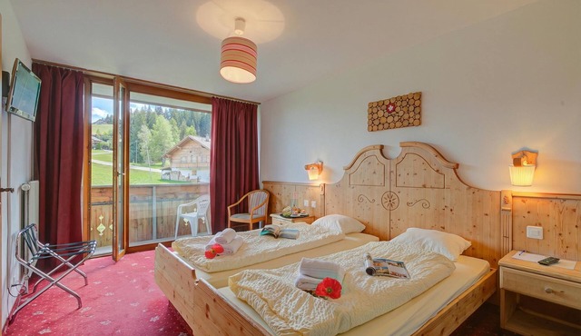 Hotel Relais Alpin Twin Room & Balcony2, Les Mosses, Switzerland