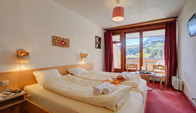 Hotel Relais Alpin Twin Room & Balcony9, Les Mosses, Switzerland