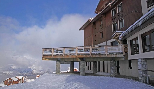 Hotel* Restaurant & Bar in the heart of Peisey-Vallandry at the foot of the slopes