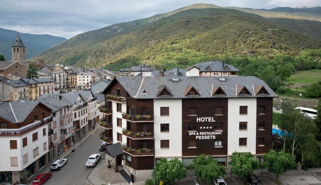 Hotel Restaurant Pessets & SPA