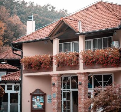 Hotel & Restaurant Se-Mi