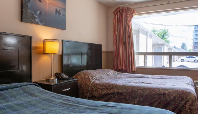 Hotel Richmond Hill ON North