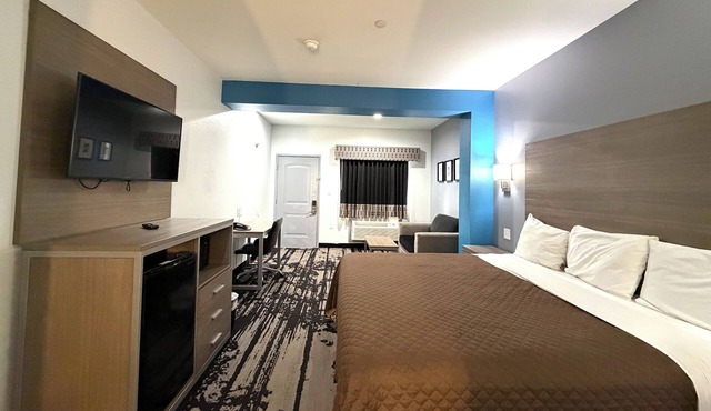 Hotel Royale IAH Airport North Houston I-45