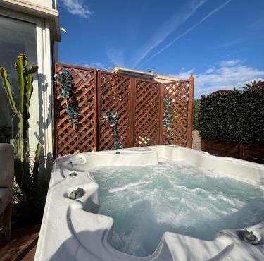 Hotel Sable Et Soleil - Port, Plage & Jacuzzi privé