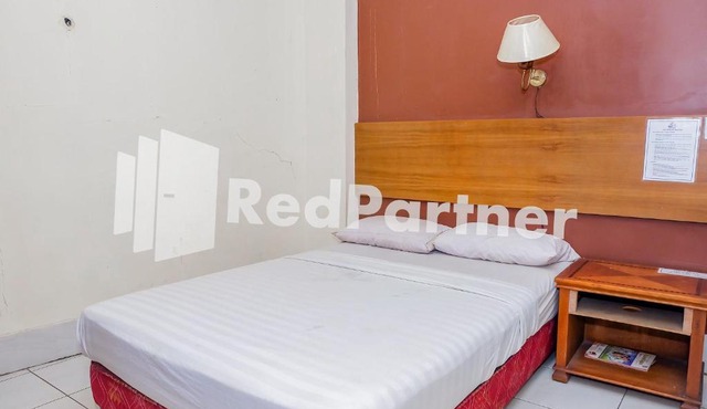 Hotel Sebelas at Jalan Palasari Mitra RedDoorz