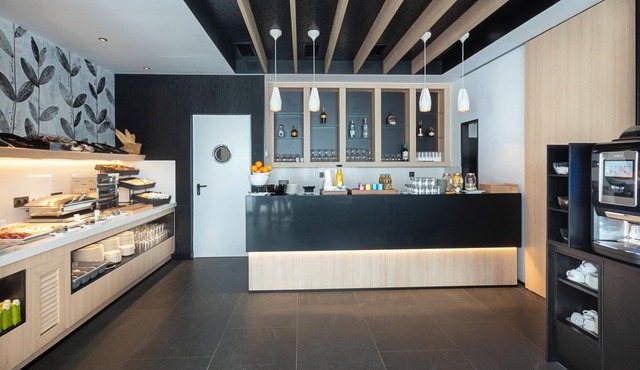 Hotel Sercotel Plana Suites
