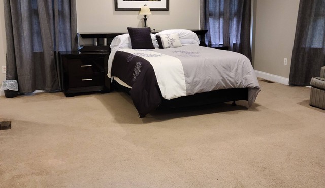 Hotel-style Accommodation - large private room