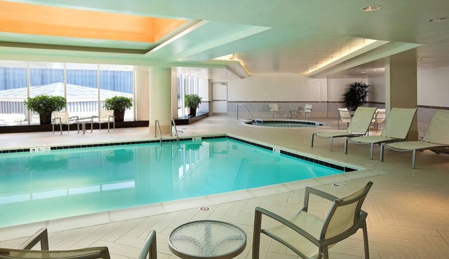 Hotel Suite near American University | Indoor Pool | Breakfast | 4 Cozy Units
