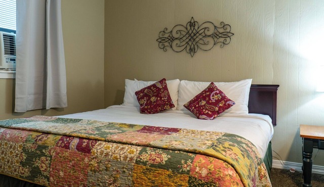 Hotel w/Gorgeous Views, Pool, Firepit: King