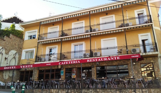 Hotel Yeste