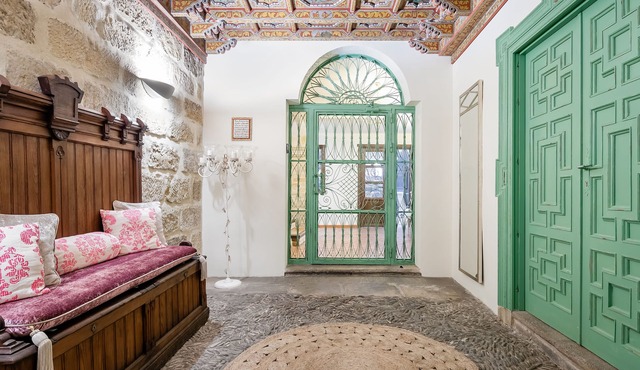 Hotel YIT La Casona del Arco