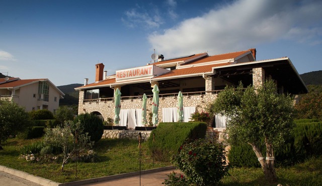 Hotel Zlatni Lav