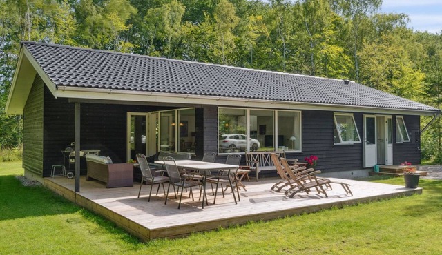 "Hotherus" - from the sea by Interhome