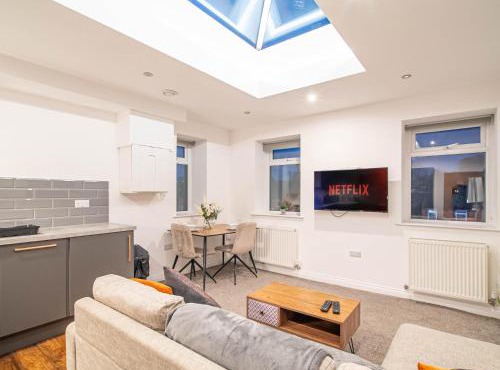 Hotl Aparts at The Deal House