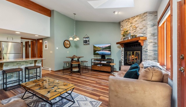 HotTub, Grill | Main St-Shops, Lake